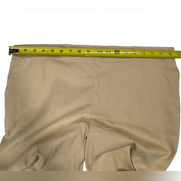 Alfred Dunner tan colored size 18 classic fit capri pants NWT! - Picture 3 of 9